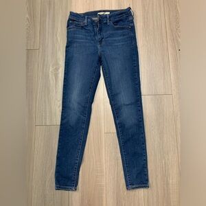 Levi’s 720 high rise super skinny Jean size 27